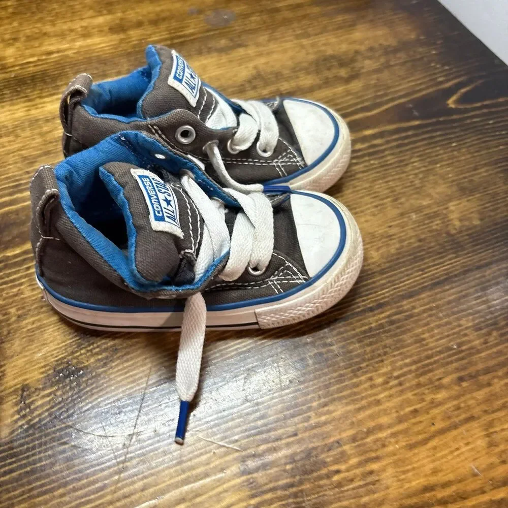 Converse Gray And Blue Sneakers Size 5‎